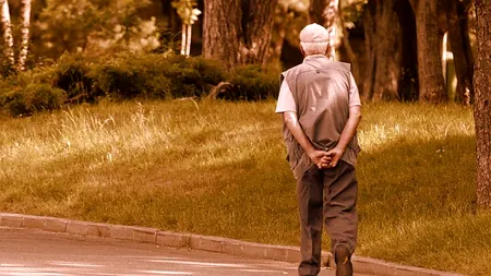 Un veteran de război și-a cedat vaccinul anti-COVID unei tinere cu cancer