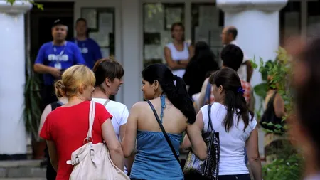 Soția unuia dintre adjuncții Inspectoratului Școlar Timiș, prinsă copiind la examenul de titularizare. 