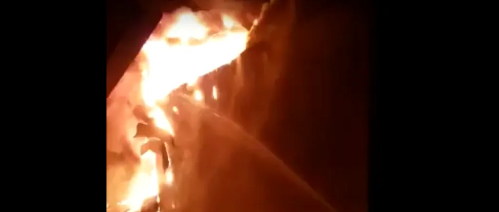 Incendiu uriaș la o fabrică din Topoloveni a unui celebru om de afaceri libanez. VIDEO