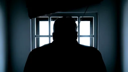 Un bărbat, în vârstă de 39 de ani, s-a SINUCIS, în timp ce se afla în arestul Poliției din Argeș