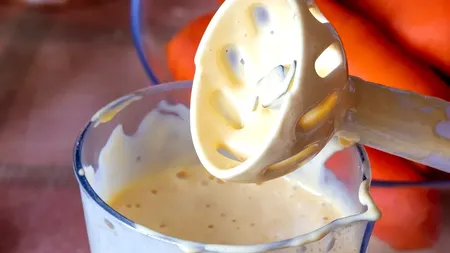 Cea mai rapidă rețetă de maioneză. E gata în mai puțin de 60 de secunde!