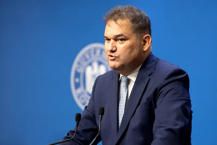 Concedierile din administrație ar genera bani abia peste un an. Cseke Attila promite economii de 6 miliarde de lei la bugetul de stat