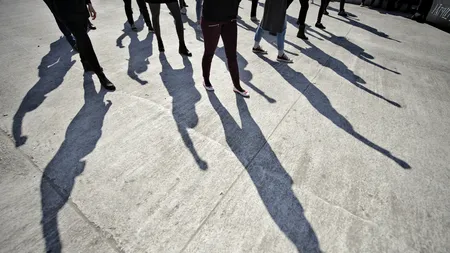 Aproape 500.000 de românce suferă de „boala femeilor neiubite