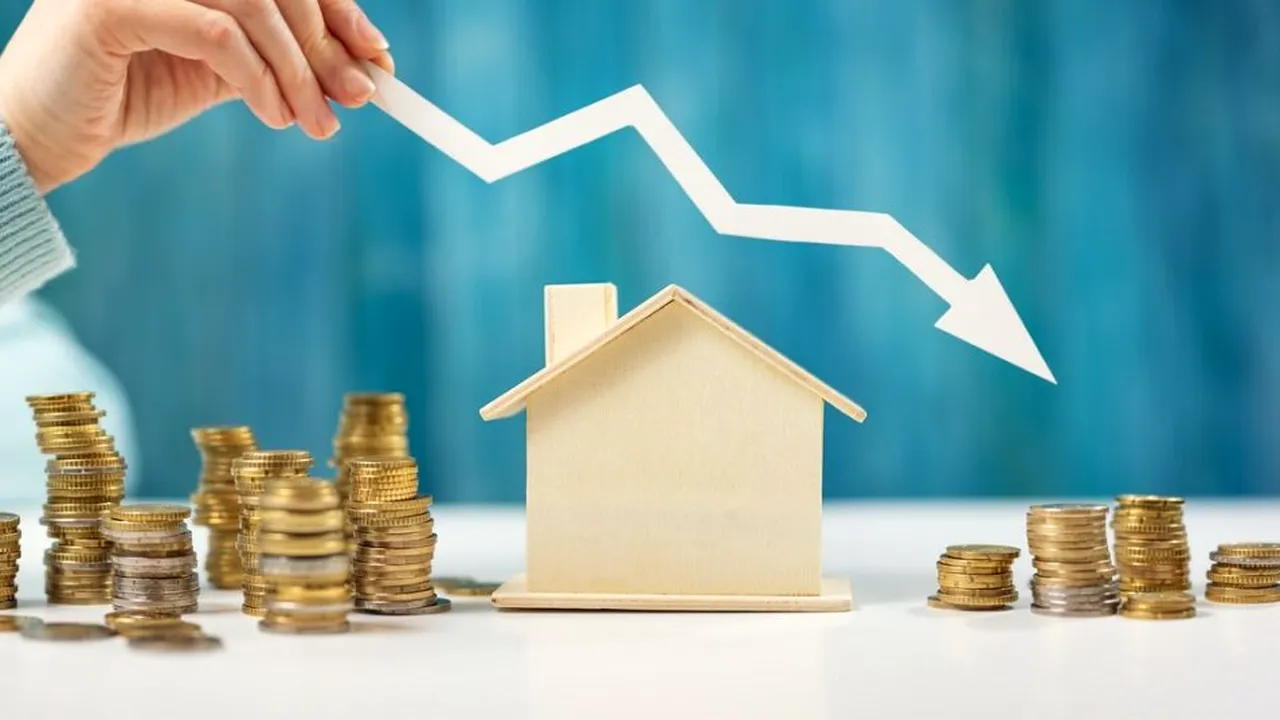 România, un pas mai aproape spre recesiune. Ce se va întâmpla cu PREȚUL locuințelor? Analiștii prevăd o inflație ridicată și deprecierea leului