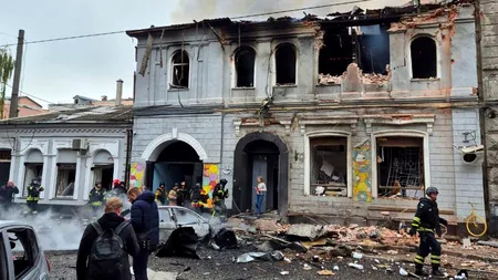 Forțele ruse au lovit cu 3 drone o grădiniță din Harkov. 48 de copii erau înăuntru. A murit un bărbat de 40 de ani