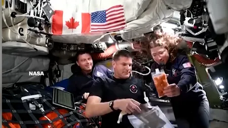 Paștele în spațiu. Cum au sărbătorit astronauții la bordul capsulei spațiale Orion în drum spre Lună