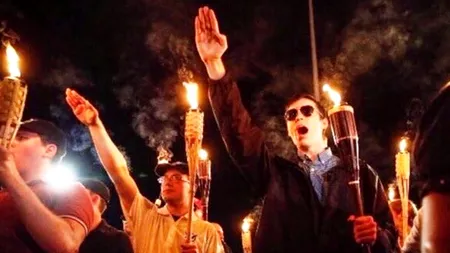 Revoltă în SUA. Trei persoane și-au pierdut viața, în urma ciocnirilor dintre extrema dreaptă și antimanifestanți