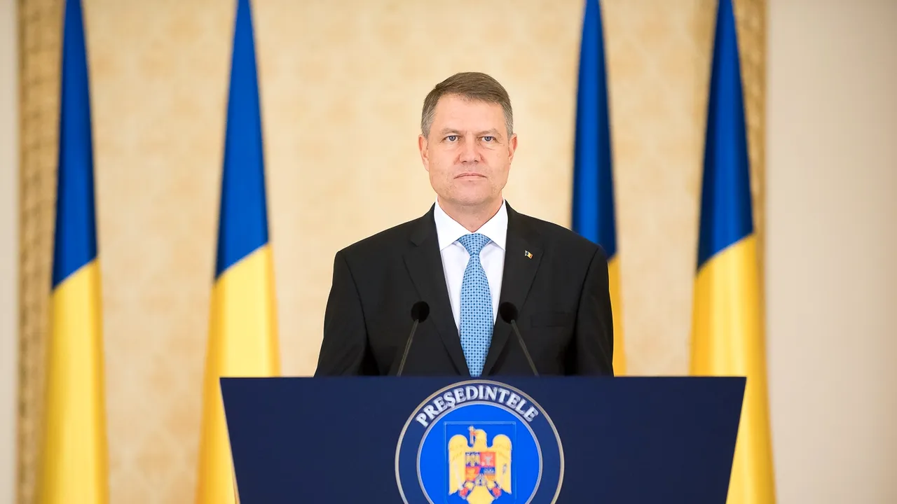 Cum se mai piaptănă cântăreața cheală, domnule Președinte?