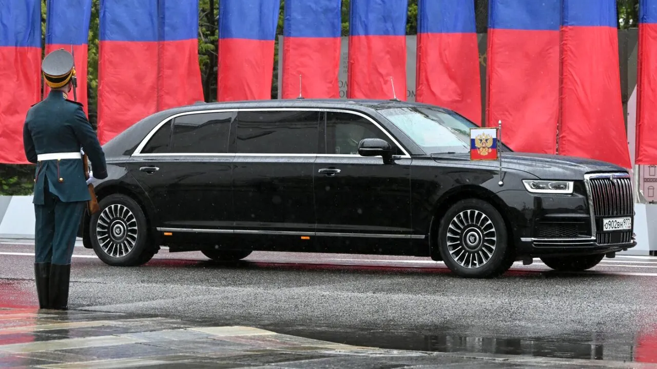 Ruşii încep să producă LIMUZINE la fosta uzină Toyota de lângă Sankt Petersburg, transferată de japonezi Kremlinului