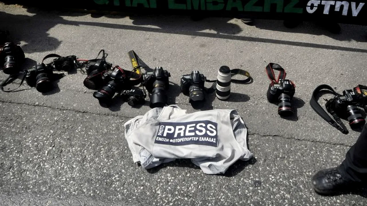Jurnaliștii din Grecia intră în grevă pentru 24 de ore, în semn de protest față de tăierile salariale