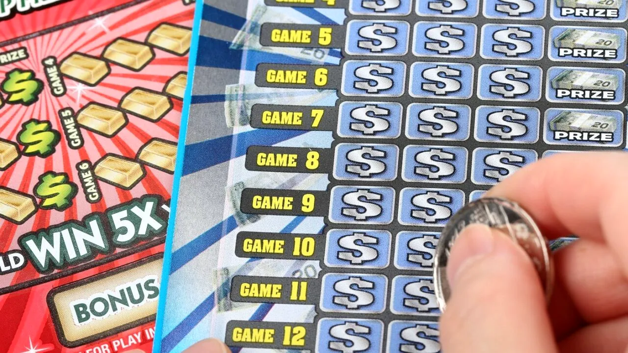 Un bărbat a câștigat o sumă mică la LOTERIE. A reinvestit tot în noi bilete și a câștigat de 10.000 de ori mai mulți bani