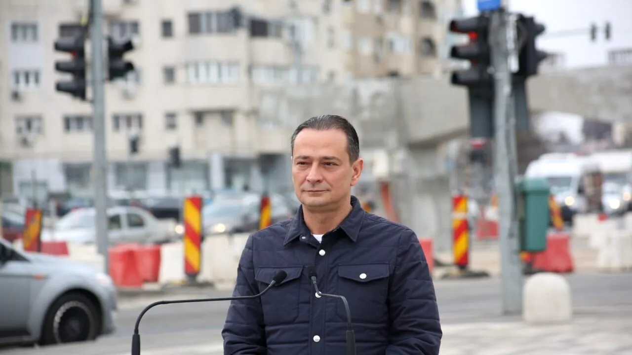 A început montarea tablierului metalic al pasajului Europa Unită. Daniel Băluță: „Acest pasaj va fi ultimul pe care o primărie îl va putea face!”