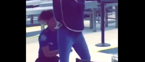 O femeie a decis să facă interesantă percheziția la care a fost supusă pe aeroport - VIDEO