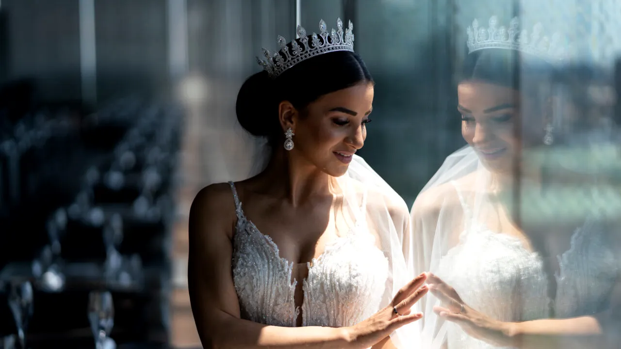 Ce înseamnă dacă te visezi în rochie de MIREASĂ. Ce anume simbolizează culoarea alb în ținuta de nuntă