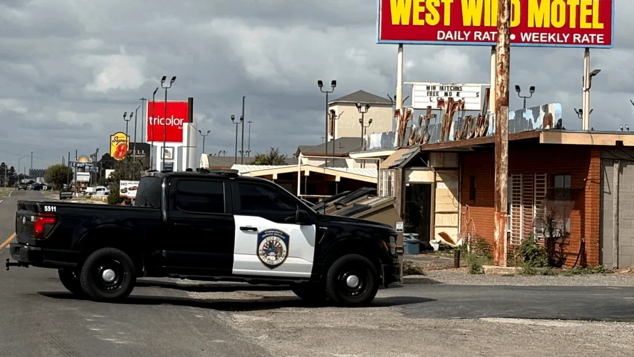 Un bărbat din Texas, căutat de poliție după ce a ucis o persoană și a rănit alte 10 într-un atac armat, a fost găsit mort