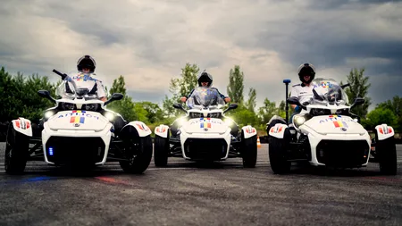 Poliția Rutieră trece la „ținuta de vară”. 3 CAN-AM Spyder F3 pentru polițiștii bucureșteni / Cum au reacționat șoferii