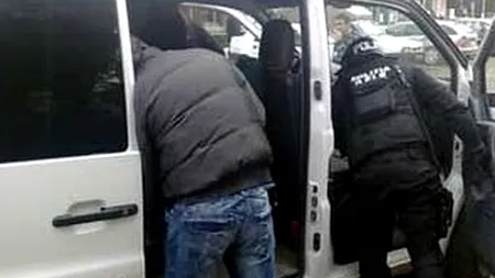 Cinci tineri din Iași și Vaslui care furau din hypermarket-uri sucevene, prinși în flagrant