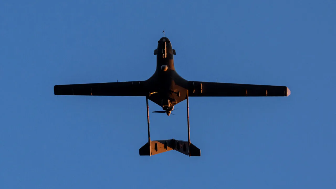 Dronă în zona spațiului aerian românesc. Armata a ridicat două avioane F-16. Populația a fost avertizată prin RO-Alert. Anunțul MApN