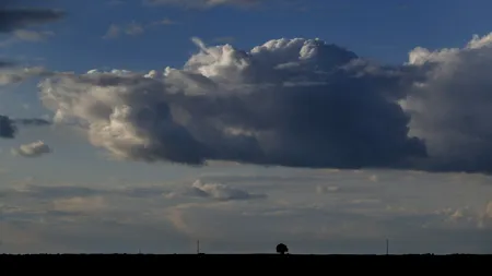 După temperaturi de vară, în România a venit iarna. Specialist: “Aceste alternanțe sunt determinate de CREŞTEREA temperaturii medii globale”