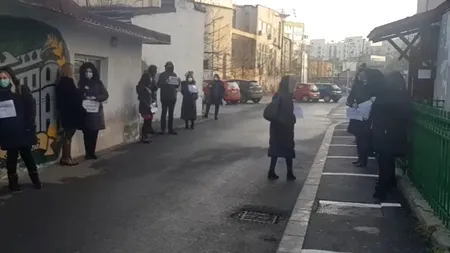 VIDEO. Revoltă la liceul ”Gheorghe Șincai”. Mai mulți profesori refuză să intre la ore și se opun numirii noului director