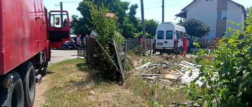 Intervenție de urgență în Prahova. Un microbuz cu 10 pasageri a scăpat de sub control după ce șoferului i s-ar fi făcut rău