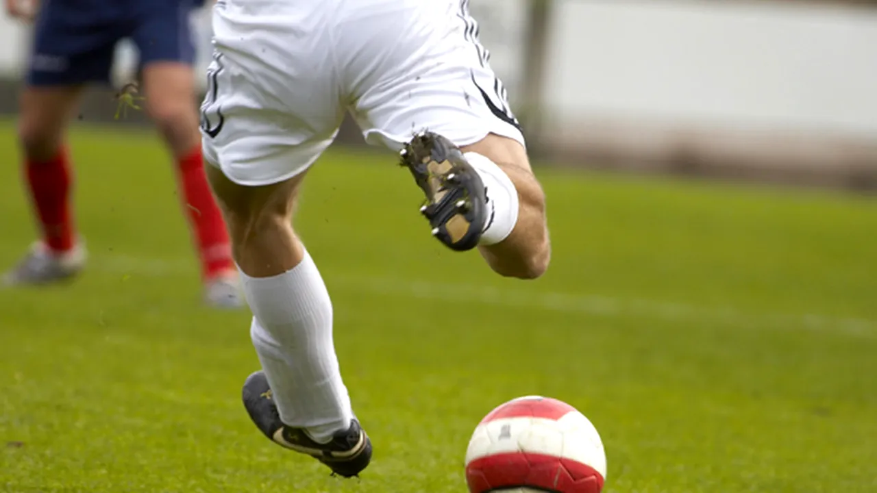 REVENIRE. Jucătorii unui mare club de fotbal s-au întors pe teren, dar au făcut duș….acasă!