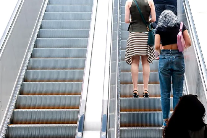 Scările rulante din Piața Universității sunt din nou funcționale / Sursa foto: Facebook Nicușor Dan