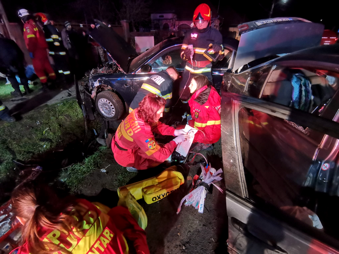 Grav accident pe o șosea din Mureș: Pasagerul unei mașini a murit / Sursa foto: ISU Mureș