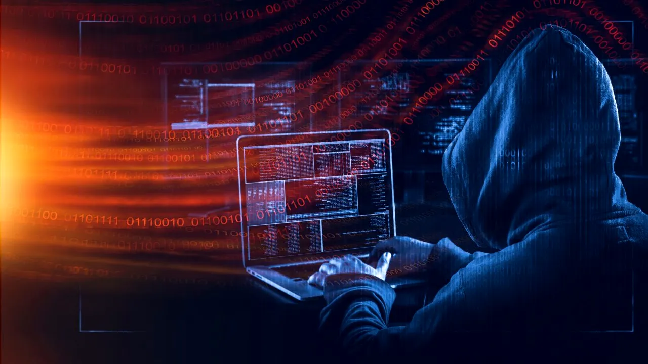 Directoratul Naţional de Securitate Cibernetică AVERTIZEAZĂ: Fraude cibernetice prin firme de curierat, via Revolut