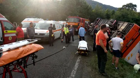 Un autocar s-a răsturnat între Râșnov și Pârâul Rece: 12 RĂNIȚI.  PLAN ROȘU de intervenție