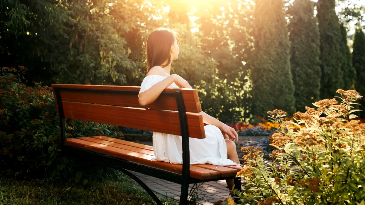 Cum poți alege cele mai potrivite BĂNCI de grădină pentru a te bucura de estetică și funcționalitate? (P)