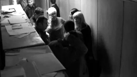 VIDEO. Fiul deputatului Pâslaru s-a ales cu plângere pentru ultraj după îmbrânceala din tribunal cu o directoare ANI
