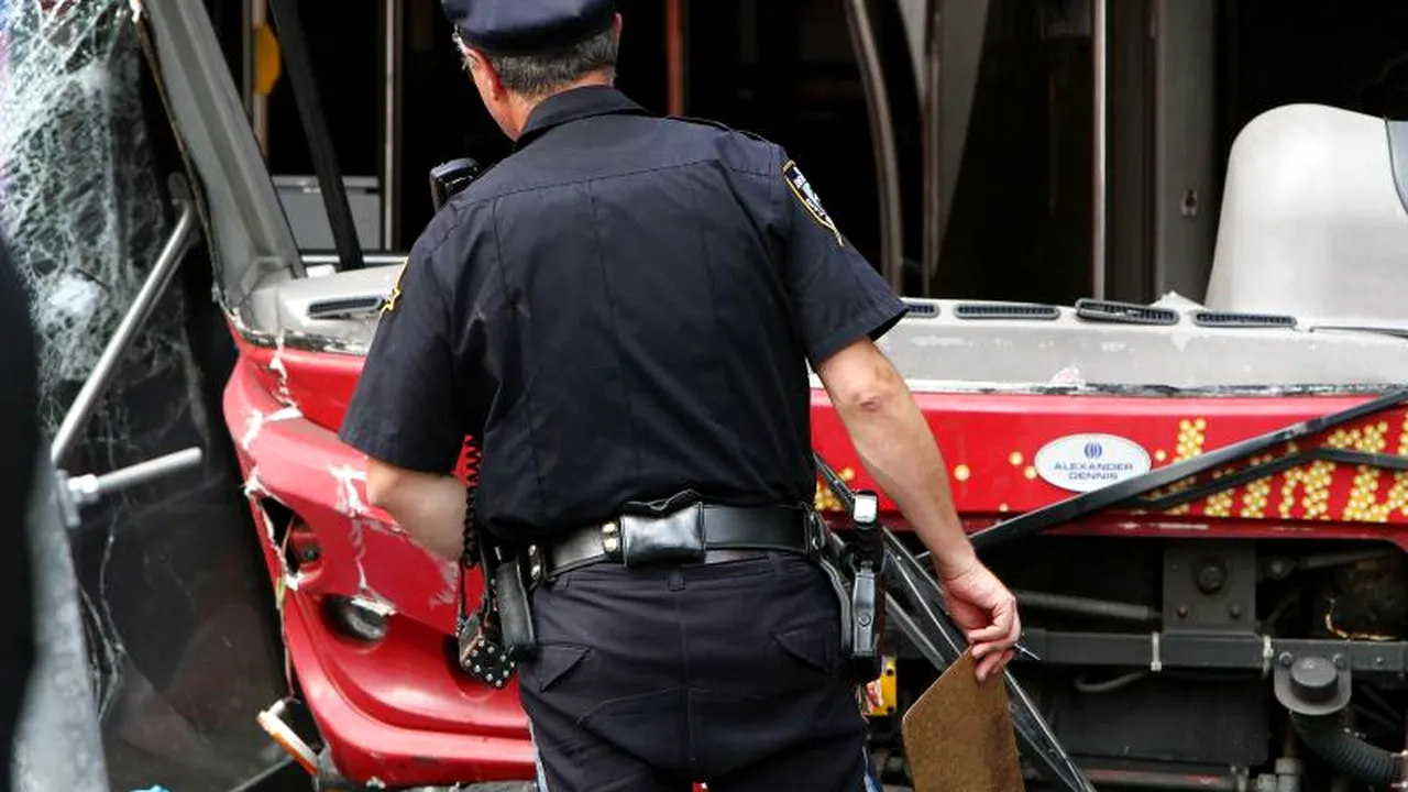 Trei persoane sunt în stare gravă și 11 rănite după un accident în Times Square, la New York