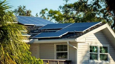 (P) 5 strategii prin care îți maximizezi economiile după instalarea panourilor fotovoltaice