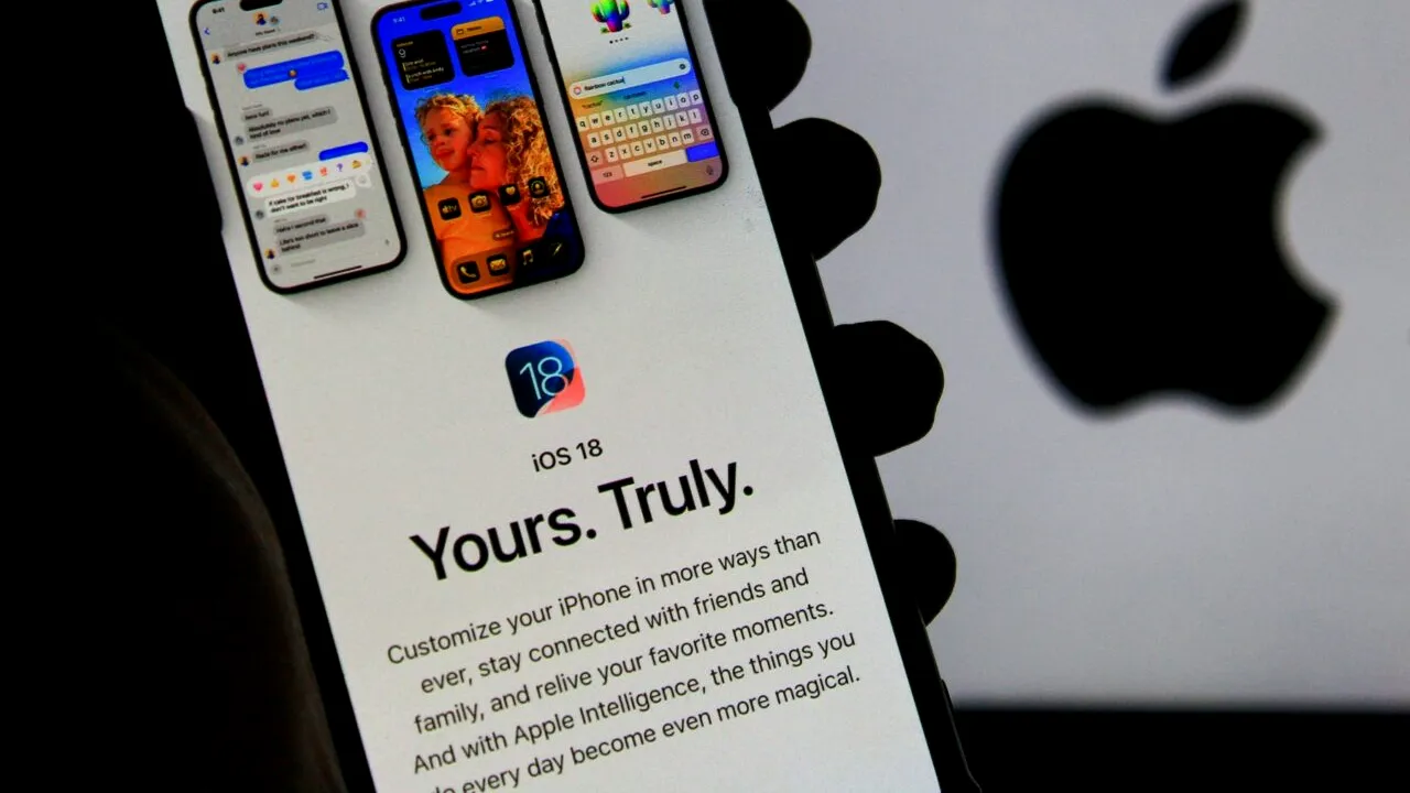 APPLE, acuzată că a folosit Siri pentru a asculta și ÎNREGISTRA conversațiile utilizatorilor de iPhone