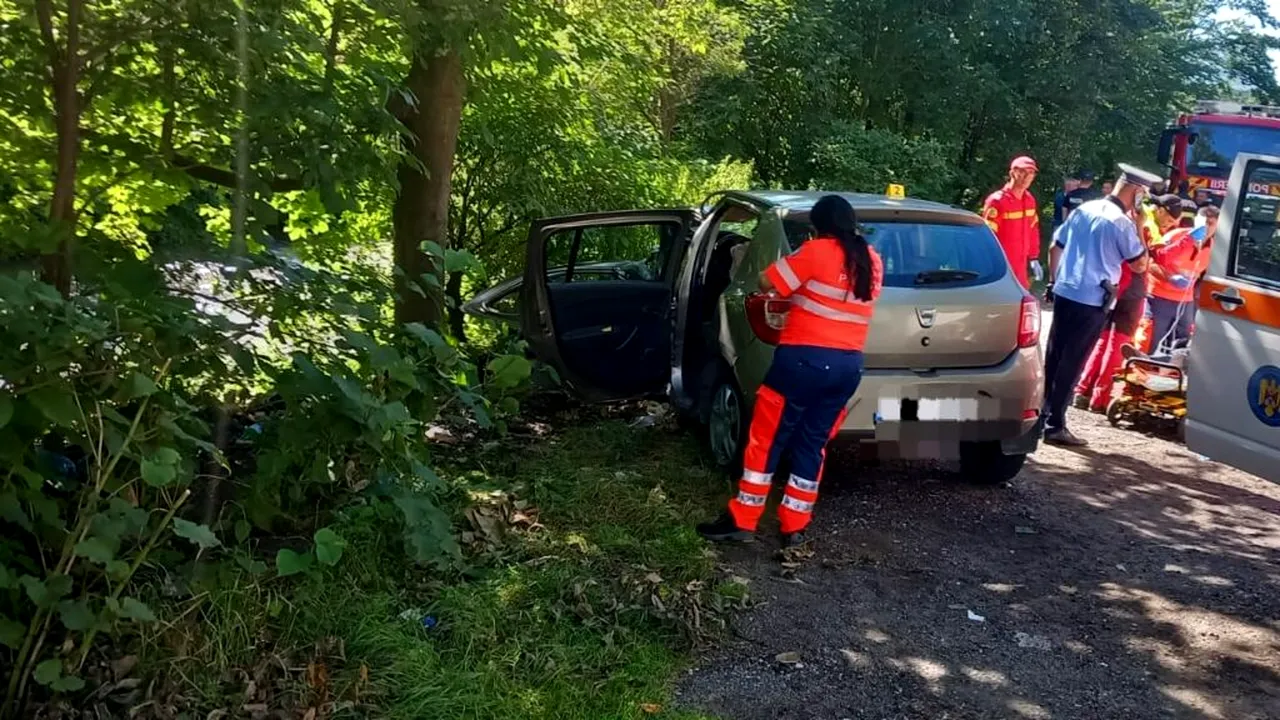 FOTO. Accident mortal pe DN1. Un șofer a intrat pe contrasens și s-a izbit de un alt autoturism. Șoferul din cealaltă mașină a murit nevinovat