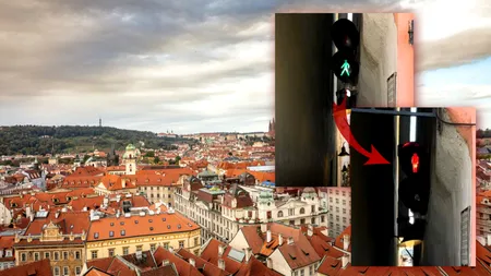 Cea mai îngustă stradă din Europa. Are o lățime mai mică de 50 de centimetri, iar turiștii stau la semafor ca să o traverseze