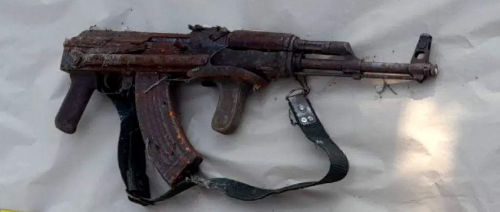 S-a aflat cine a găsit arma furată acum patru luni din unitatea militară din Mamaia Sat: „A dat cu piciorul şi a observat cureaua”