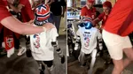 Robotul Bart se bucură și dansează alături de susținătorii echipei Norvegiei, după eliminarea Braziliei la Cupa Mondială. Imaginile au devenit virale