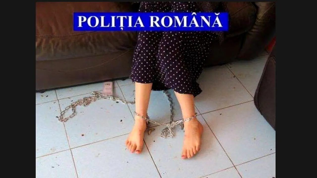 Tânără de 18 ani cu probleme psihice, legată cu lanțuri de bunica sa. A intervenit poliția!