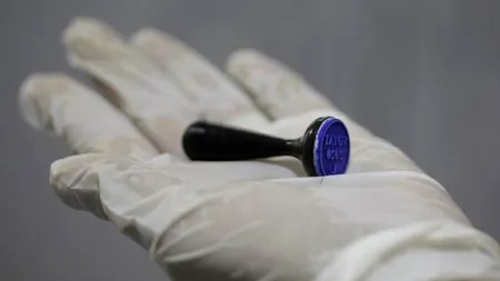 Mehedinți: Un observator a fotografiat votul unui alegător