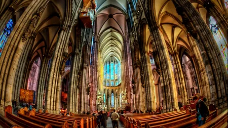 Catedrala din Koln va stinge luminile luni, în semn de protest față de manifestațiile antiislam 
