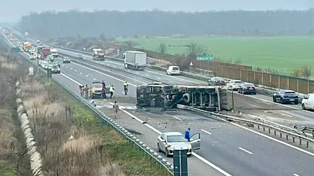 Circulația a fost oprită pe A3, după ce un TIR s-a răsturnat