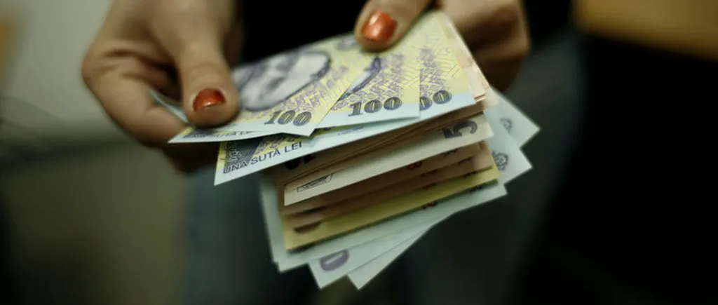 Numărul monedelor și bancnote care revin fiecărui român, în creștere. Câți bani cash au circulat în țară și în ce zi s-a cheltuit cel mai mult numerar