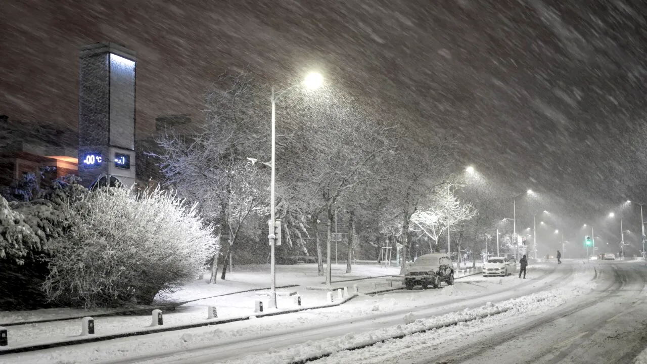 Prognoza meteorologică pentru 29 noiembrie - 30 noiembrie 2024. A fost emis COD GALBEN de ninsori