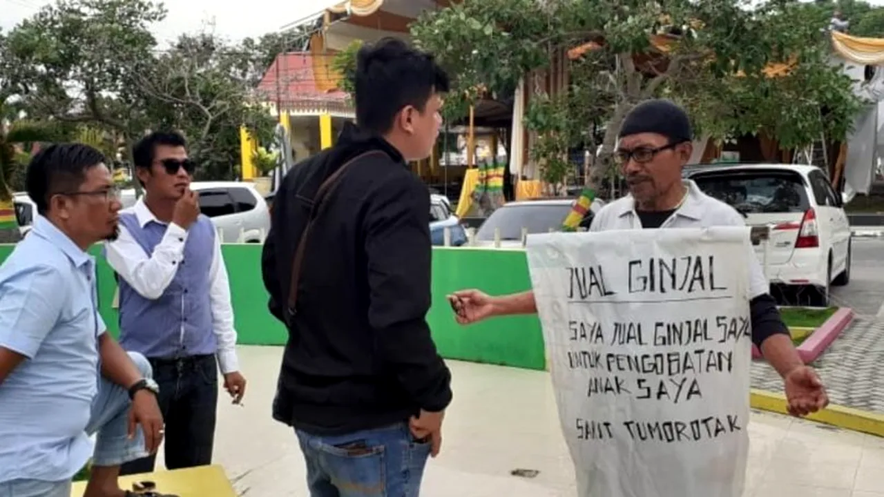 Un tată a vrut să-și vândă rinichiul pentru a-și salva fiul de la moarte / „Nu vreau altceva decât să se facă bine