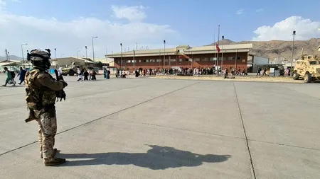 Schimb de focuri pe aeroportul din Kabul. Cel puțin o persoană a fost ucisă