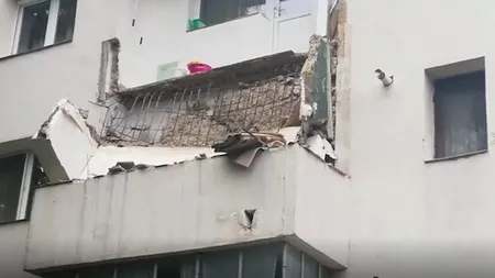 GÂNDUL LIVE. Balcon prăbușit de la etajul 3 al unui bloc din Vaslui! Proprietara imobilului: „Am auzit un zgomot puternic...”