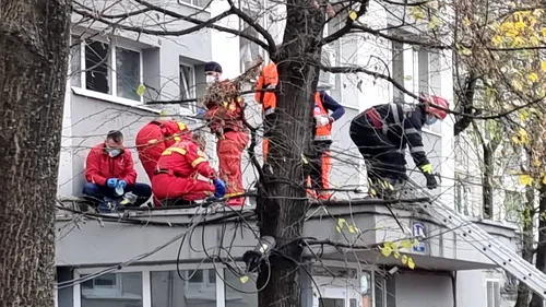 VIDEO| O femeie de 36 de ani a murit, după ce s-a aruncat de la etajul 7 al unui bloc din București
