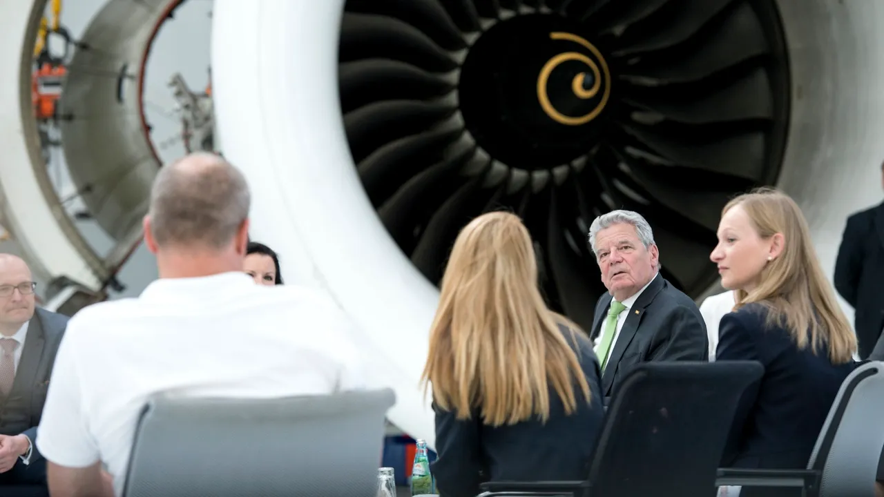 Gigantul Rolls Royce amenință că pleacă din Marea Britanie: Poate ne vor alte guverne